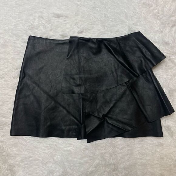 Zara Black Faux Leather A-Line Mini Skirt Ruffle Size Medium NEW with Tag - Picture 7 of 10